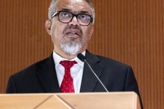 Le directeur général de l'Organisation mondiale de la santé (OMS) Tedros Adhanom Ghebreyesus estime possible que les discussions sur une annexe à l'accord contre les pandémies aboutissent d'ici mai prochain à Genève (archives). KEYSTONE/MAGALI GIRARDIN